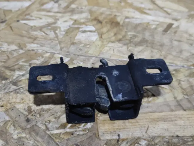 Замок капота левый Land Rover Freelander 2 2.2