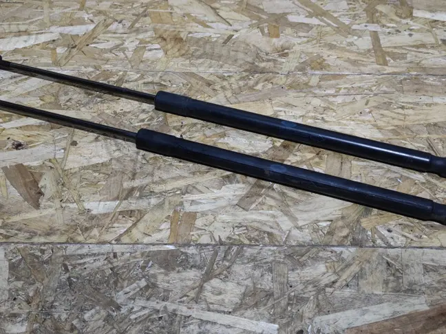 Амортизатор багажника Land Rover Freelander 2 2.2