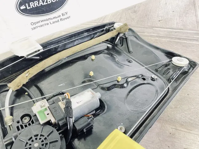 Стеклоподъемник передний Land Rover Freelander 2