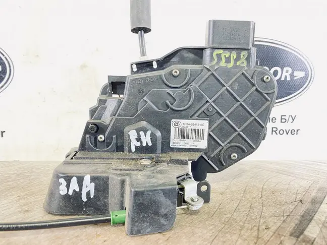 Замок правый задний Land Rover Freelander 2 2.2