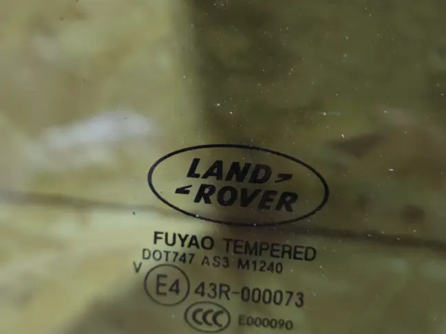 Форточка левая двери Land Rover Freelander 2