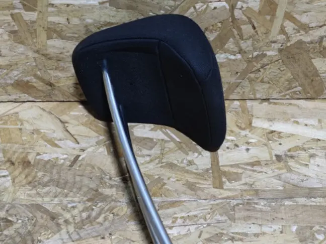 Подголовник задний центр Land Rover Freelander 2