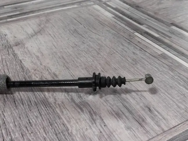 Трос замка переднего Range Rover L322 02-12