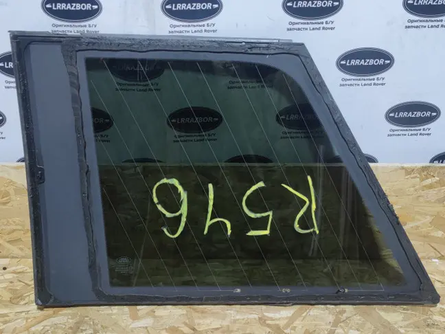 Стекло кузовное глухое правое Range Rover L322