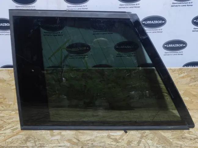 Стекло кузовное глухое левое Range Rover L322