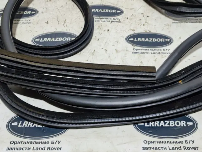 Уплотнитель двери Range Rover 3 L322 2002-2012