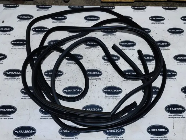 Уплотнитель двери Range Rover 3 L322 2002-2012