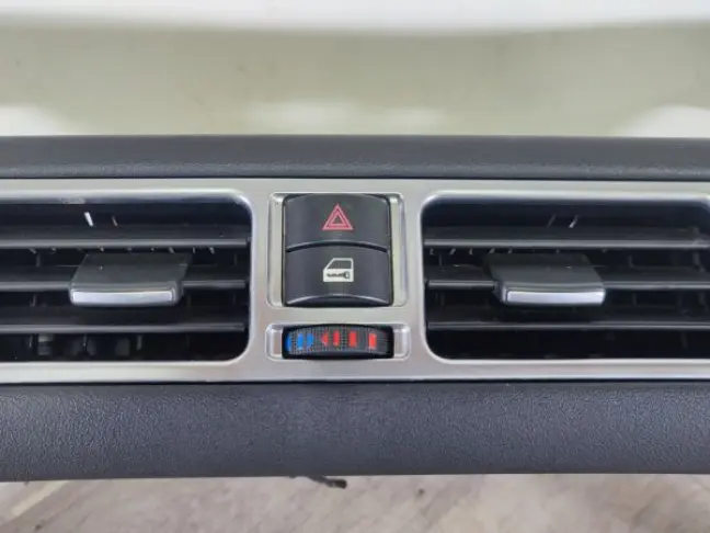 Вставка торпеды центр Range Rover L322 07-12