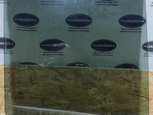 Стекло двери задней правой Range Rover L322 02-12