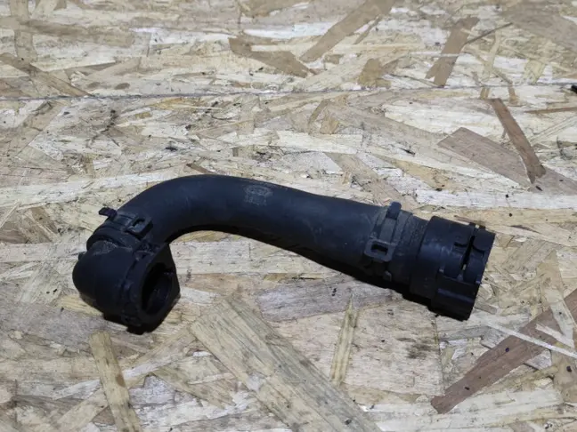 Патрубок охлаждения Range Rover L322 09-12 5.0