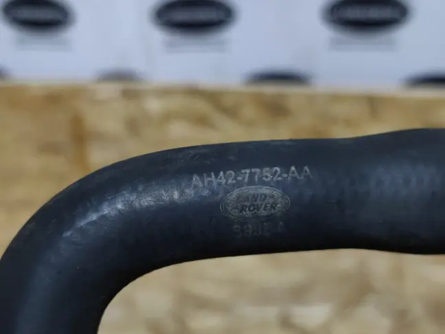 Патрубок охлаждения Range Rover L322 09-12 5.0