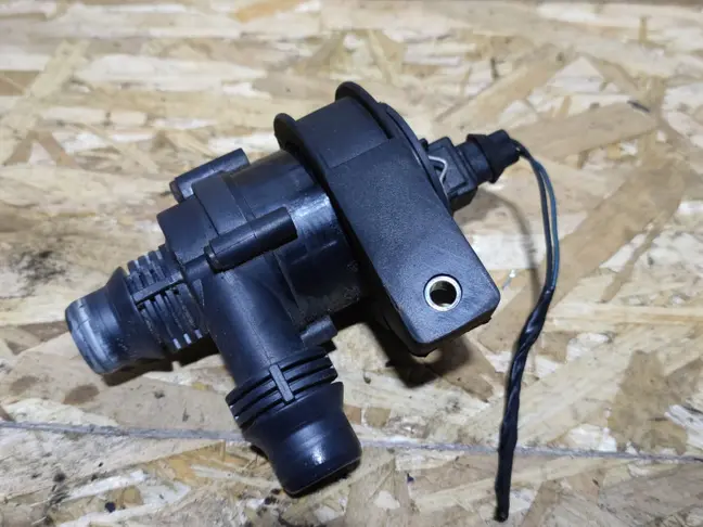 Моторчик помпа печки Range Rover 3 L322 2002-2012