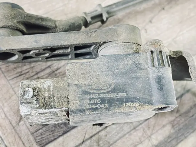 Датчик подвески передний Range Rover 3 L322 рест