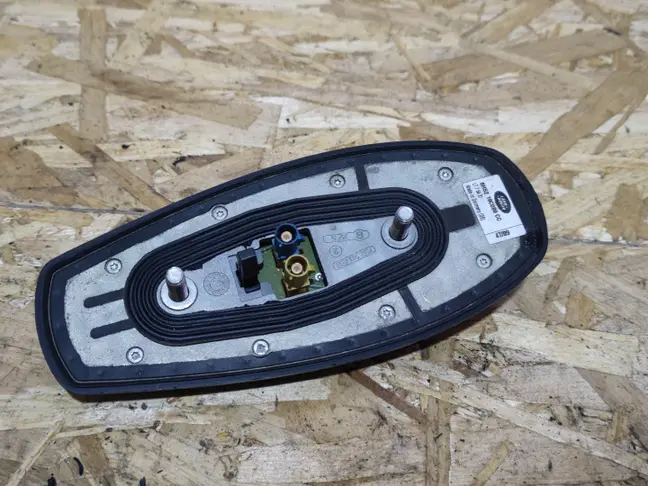 Антенна плавник на крышу Range Rover 3 L322 рест