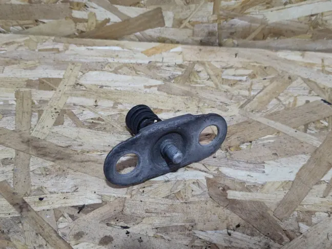 Отбойник капота регулятор Range Rover 3 L322 02-12