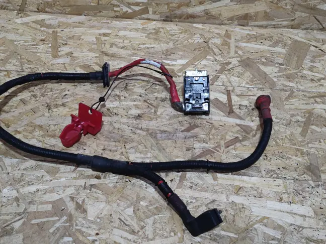 Провод силовой плюсовой Range Rover 3 L322 5.0