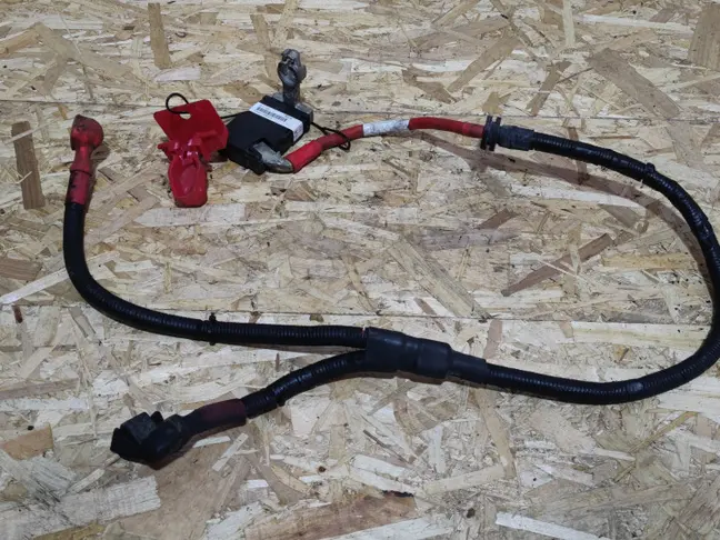 Провод силовой плюсовой Range Rover 3 L322 5.0