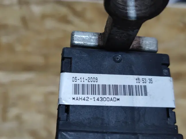 Провод силовой плюсовой Range Rover 3 L322 5.0