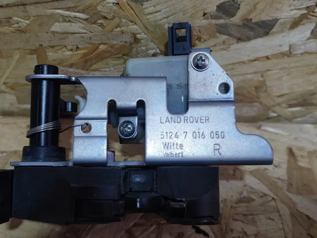 Замок откидного борта правый Rang Rover L322 02-12