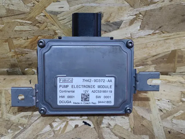 Блок управления топливным насосом Range Rover L322