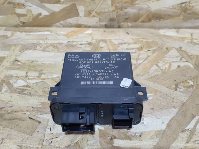 Блок управления адаптивными фарами L322 09-12