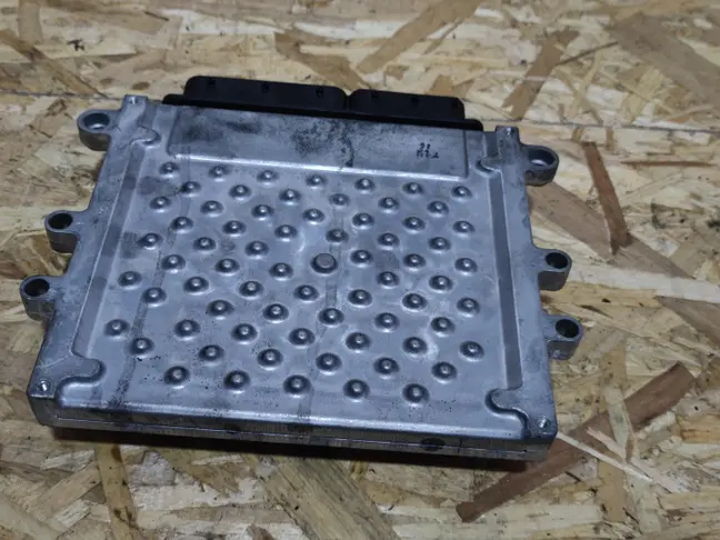 Блок управления двигателем Range Rover L322 5.0