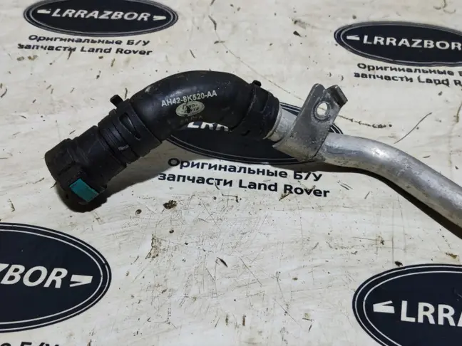 Патрубок водяной Range Rover 3 L322 2009-2012 5.0