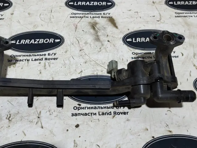 Тройник системы охлаждения Range Rover 5.0 510SC