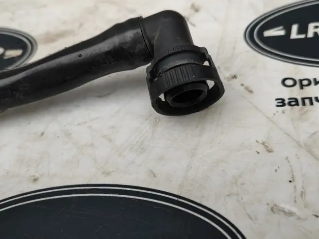 Вакуумная трубка левая Range Rover L322 5.0