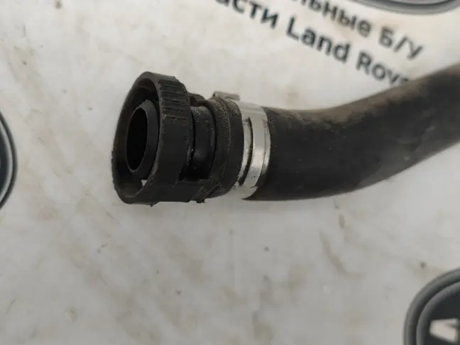 Вакуумная трубка левая Range Rover L322 5.0