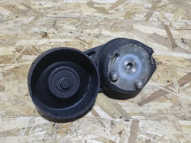 Ролик натяжитель Range Rover L322 5.0