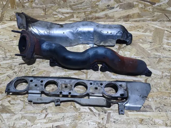 Коллектор выпускной правый Range Rover 3 L322 5.0