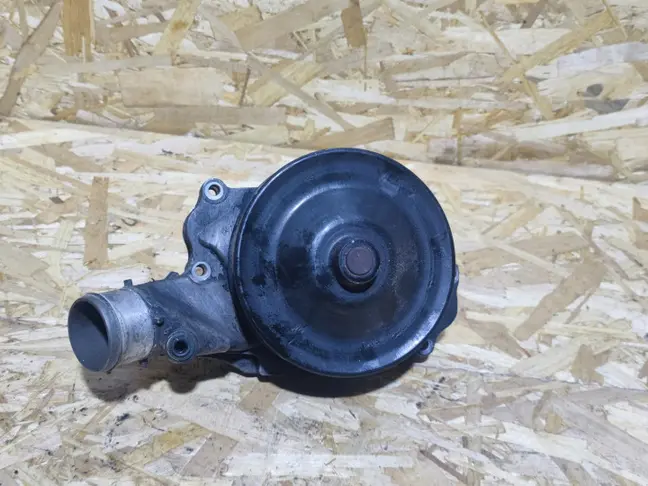 Насос водяной помпа Range Rover 5.0 510 SC