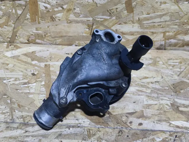 Насос водяной помпа Range Rover 5.0 510 SC