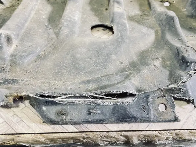 Защита пыльник радиатора Range Rover L322 02-12