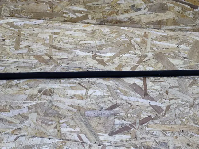 Молдинг стекла переднего левого Land Rover L322