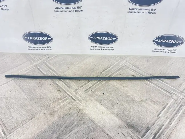 Молдинг стекла заднего правого Land Rover L322