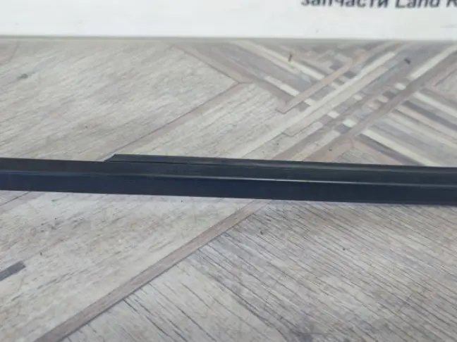 Молдинг стекла заднего левого Range Rover L322