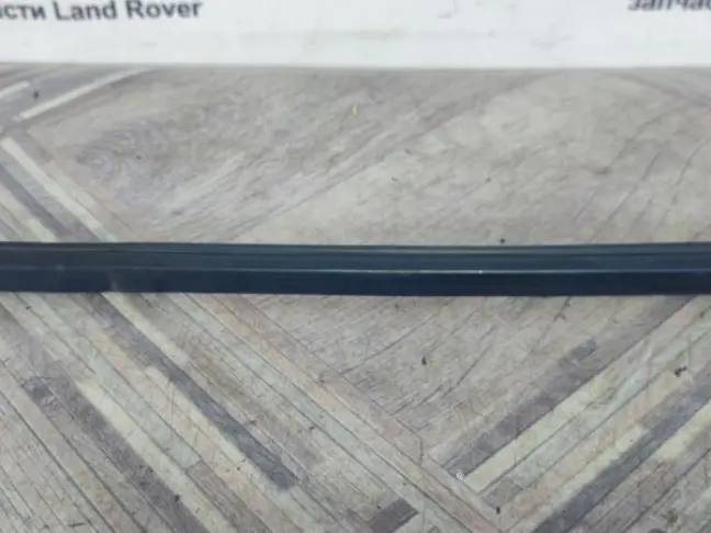 Молдинг стекла заднего левого Range Rover L322