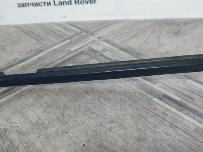Молдинг стекла заднего левого Range Rover L322