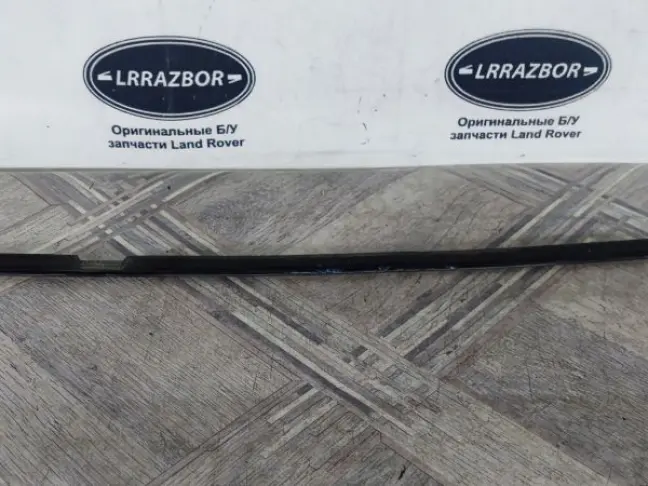 Молдинг стекла заднего левого Range Rover L322