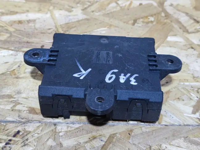 ЭБУ  задней правой двери Range Rover L322 09-12