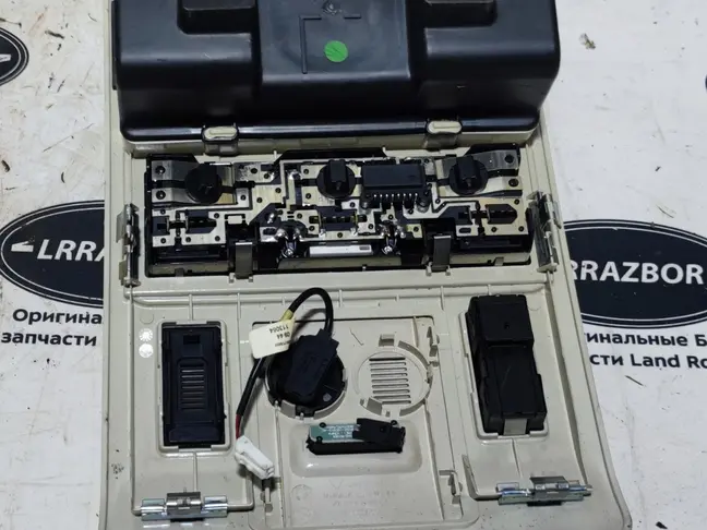 Плафон подсветки передний Range Rover L322 02-12