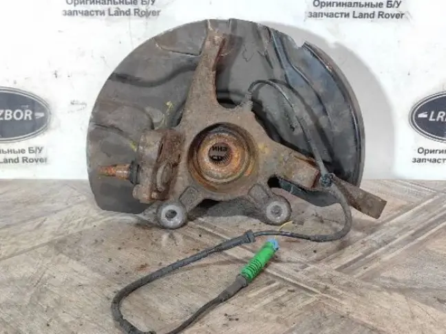 Кулак передний правый Range Rover 3 L322 09-12