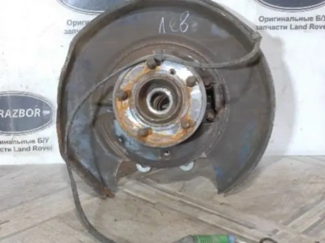 Кулак задний левый Range Rover 3 L322 09-12