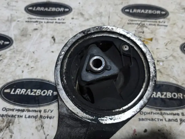 Опора раздаточной коробки Range Rover L322 05-12