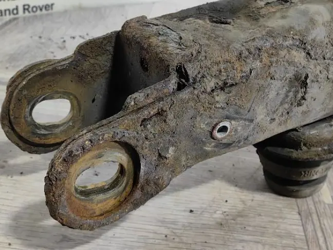 Рычаг задний правый верхний Range Rover L322 02-12