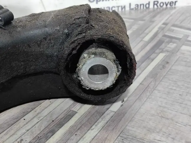 Рычаг задний правый верхний Range Rover L322 02-12