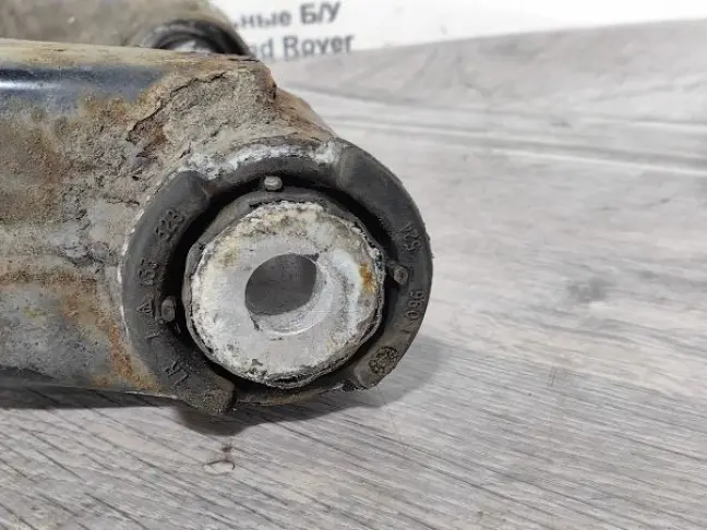 Рычаг задний левый верхний Range Rover L322 02-12