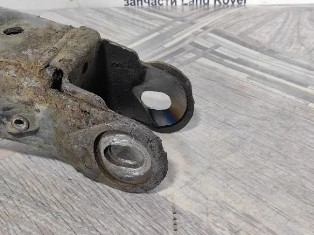 Рычаг задний левый верхний Range Rover L322 02-12